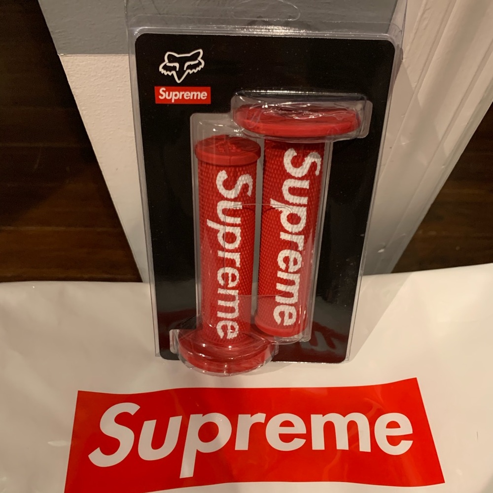 Supreme fox grips